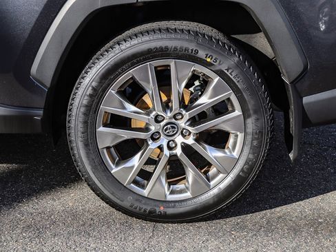 Used 2021 Toyota RAV4 XLE Premium image 11