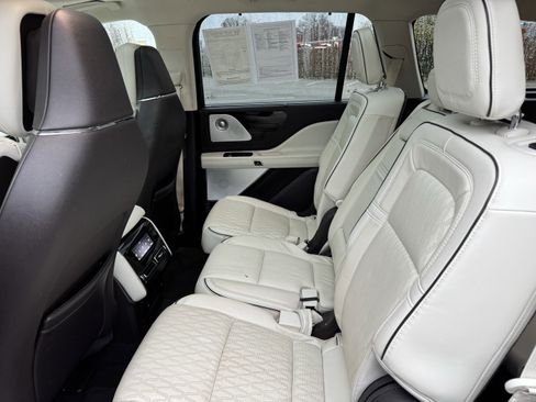 Used 2022 Lincoln Aviator Black Label w/ Dynamic Handling Package image 36
