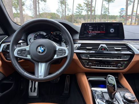 Used 2017 BMW 530i image 3