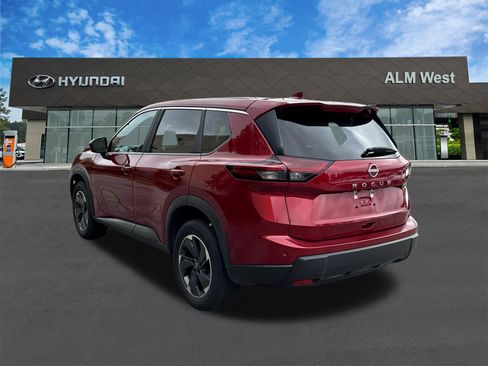 Used 2025 Nissan Rogue SV FWD image 7