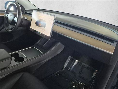 Used 2023 Tesla Model Y Long Range AWD/4WD image 22