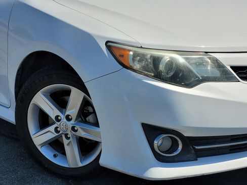 Used 2014 Toyota Camry SE w/ Fleet Convenience Package FWD image 9