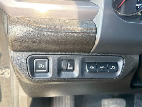 Used 2022 GMC Acadia AT4 w/ Technology Package image 10