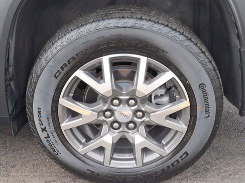 Used 2023 GMC Acadia SLE image 32