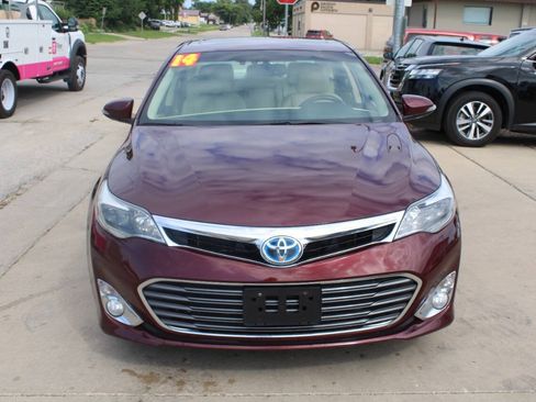 Used 2014 Toyota Avalon Limited FWD image 3