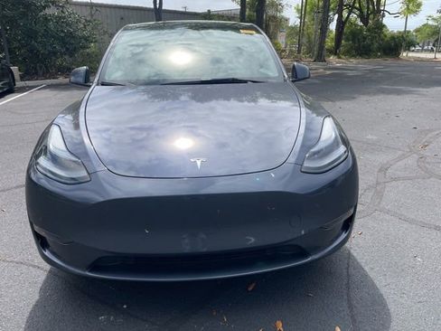 Used 2023 Tesla Model Y Performance image 2