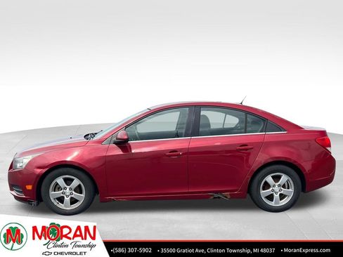Used 2012 Chevrolet Cruze LT FWD image 2