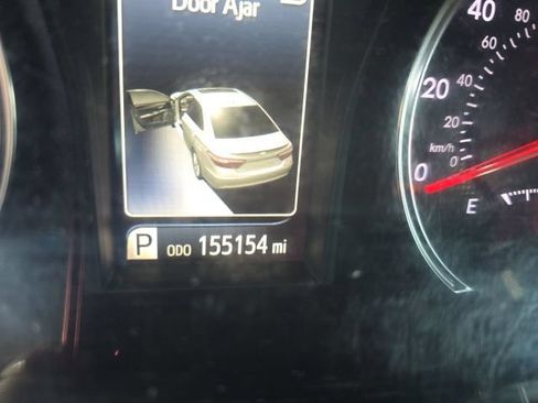 Used 2017 Toyota Camry SE FWD image 9