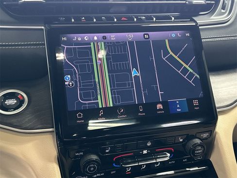 Used 2025 Jeep Grand Cherokee Limited image 21