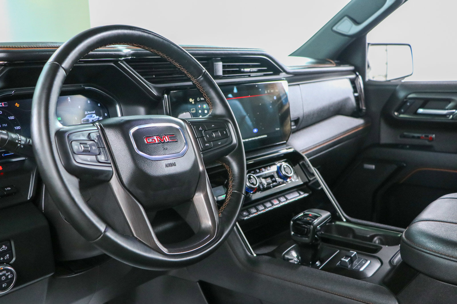 Used 2024 GMC Sierra 1500 AT4 w/ Technology Package AWD/4WD image 26