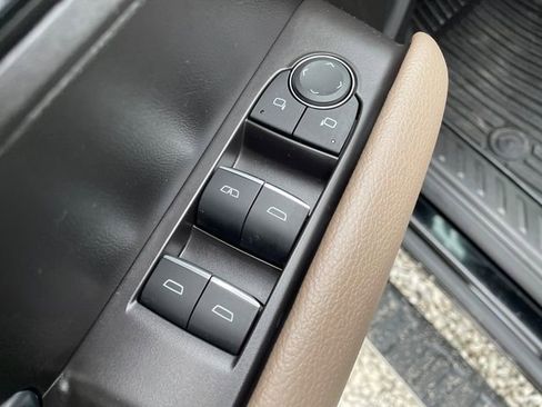 Used 2024 GMC Canyon Denali AWD/4WD image 24