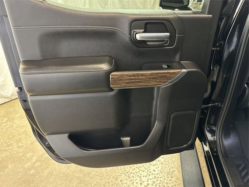 Used 2019 Chevrolet Silverado 1500 High Country w/ High Country Premium Package image 24