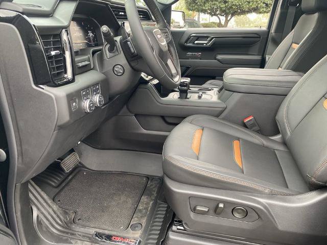 Used 2024 GMC Sierra 1500 AT4 w/ Technology Package AWD/4WD image 11
