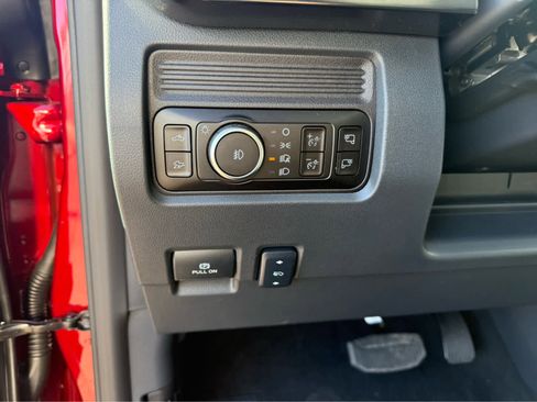 New 2026 Ford F350 Lariat w/ Black Appearance Package AWD/4WD image 16