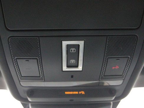 Used 2020 Land Rover Range Rover Evoque R-Dynamic HSE image 28