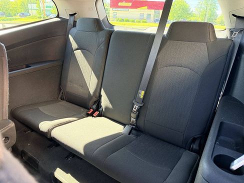 Used 2017 Chevrolet Traverse LT FWD image 6