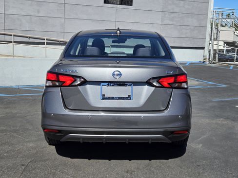 Used 2022 Nissan Versa SV image 6