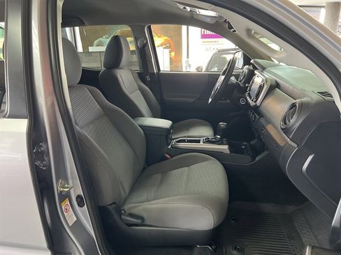 Used 2020 Toyota Tacoma SR5 image 24