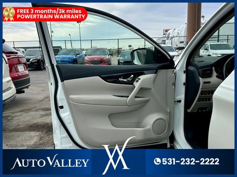 Used 2022 Nissan Rogue Sport SL image 12