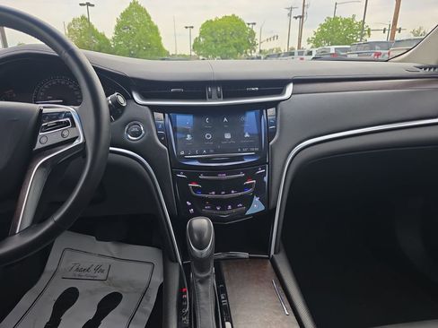 Used 2019 Cadillac XTS Luxury w/ Driver Awareness Package AWD/4WD image 17