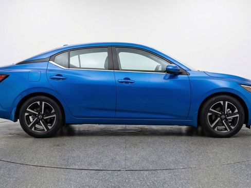 Used 2025 Nissan Sentra SV FWD image 11