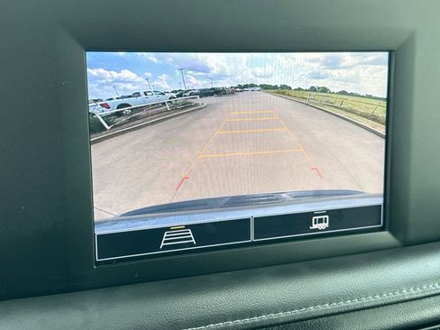 Used 2022 Chevrolet Tahoe LS w/ Driver Alert Package AWD/4WD image 17