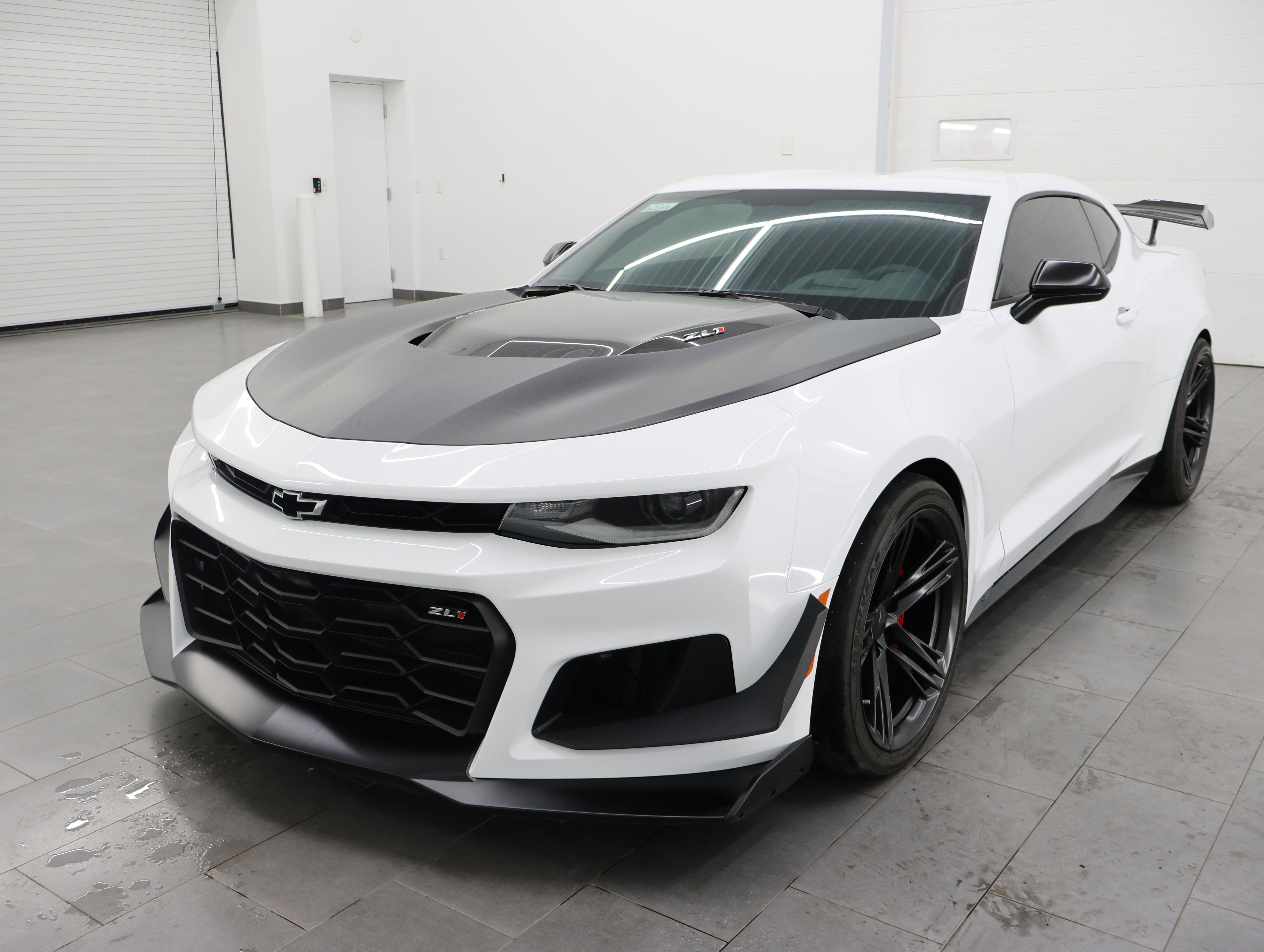 Used 2019 Chevrolet Camaro ZL1 RWD image 7
