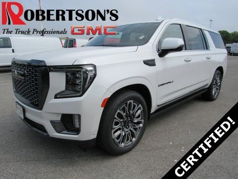 Used 2023 GMC Yukon XL Denali Ultimate image 1