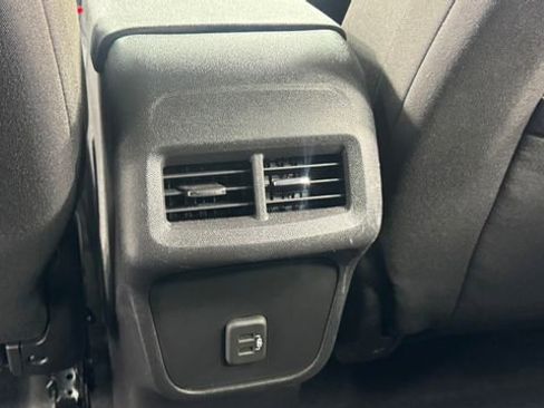 Used 2024 Chevrolet Equinox LT AWD/4WD image 37