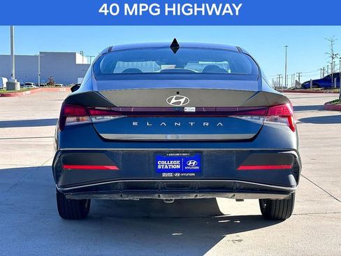 Used 2024 Hyundai Elantra SEL image 6