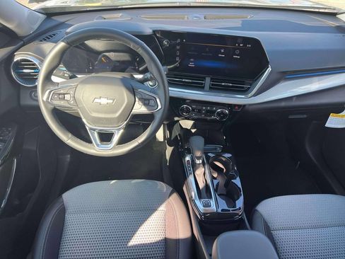 Used 2026 Chevrolet Trax LT w/ Driver Confidence Package FWD image 14