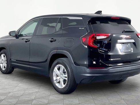 Used 2024 GMC Terrain SLE FWD image 4