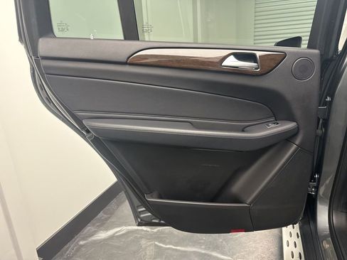 Used 2019 Mercedes-Benz GLS 450 4MATIC image 16