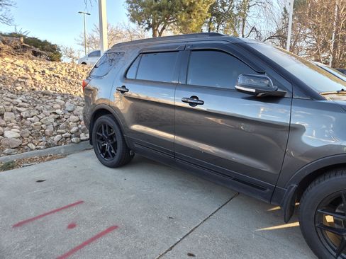 Used 2018 Ford Explorer Sport w/ Equipment Group 401A image 4