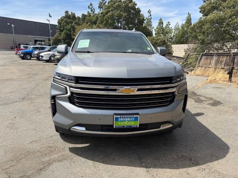 Used 2024 Chevrolet Suburban LT AWD/4WD image 8