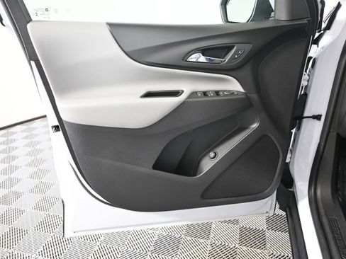 Used 2024 Chevrolet Equinox LT AWD/4WD image 18