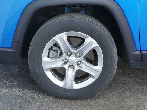 Used 2023 Jeep Compass Latitude w/ Convenience Group AWD/4WD image 6