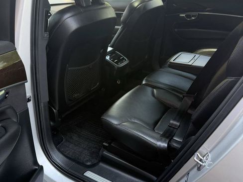 Used 2019 Volvo XC90 T6 Momentum w/ Advanced Package AWD/4WD image 13