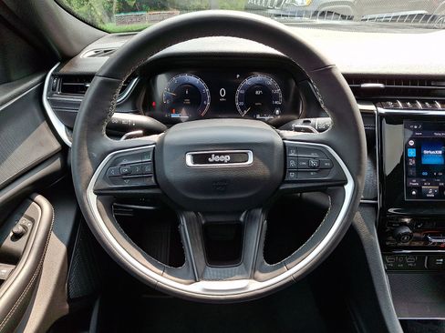 Certified 2024 Jeep Grand Cherokee Laredo X w/ Luxury Tech Group I AWD/4WD image 20