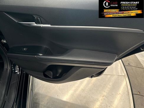 Used 2019 Toyota Camry SE w/ Convenience Package FWD image 45