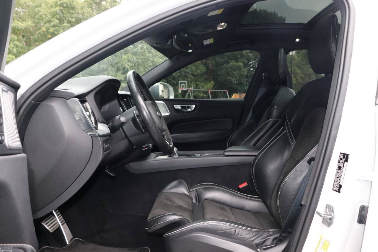 Used 2018 Volvo XC60 T8 R-Design w/ Convenience Package AWD/4WD image 11
