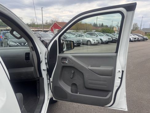 Used 2019 Nissan Frontier S image 17