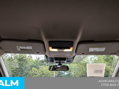 Used 2025 Nissan Rogue SV FWD image 46