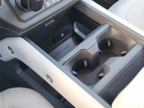 New 2026 Land Rover Defender 110 X-Dynamic SE image 15