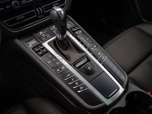 Used 2019 Porsche Macan S image 38