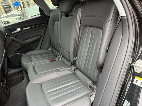 Used 2020 Audi Q5 2.0T Premium Plus w/ Premium Plus Package AWD/4WD image 7