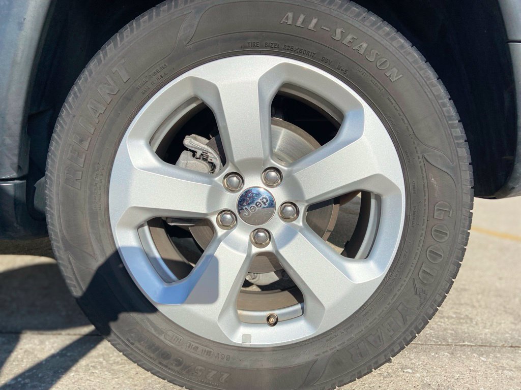 Used 2018 Jeep Compass Latitude w/ Popular Equipment Group AWD/4WD image 11