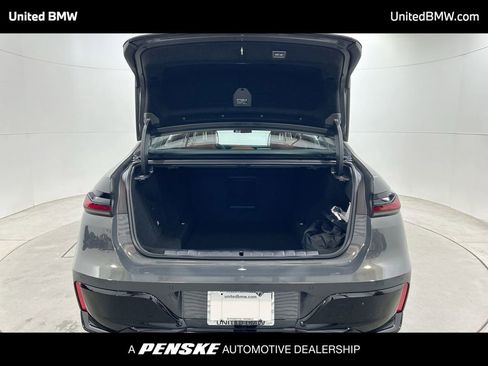 New 2026 BMW 750e xDrive w/ Executive Package image 22