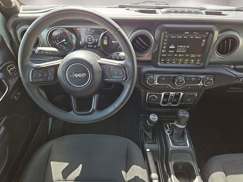 Used 2023 Jeep Wrangler Unlimited w/ Sun & Screen Package AWD/4WD image 19