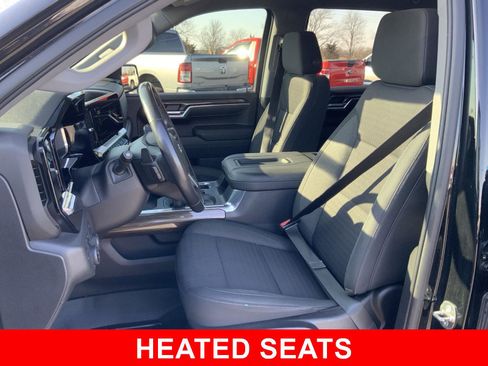 Used 2022 Chevrolet Silverado 1500 LT Trail Boss w/ LPO, Dark Essentials Package image 4